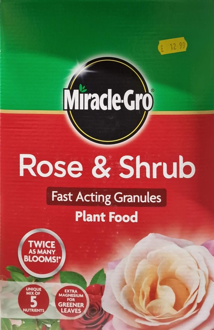 Miracle Gro Rose and Shrub Plant Food